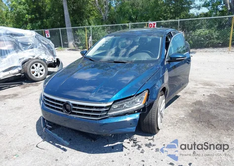 2018 Volkswagen Passat 2.0T Se из США, поврежденный, VIN 1VWBA7A33JC041386